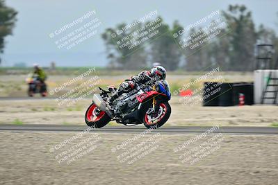 media/Apr-18-2025-TrackDaz (Fri) [[45f5874c44]]/B Group/Session 2 (Turn 7)/